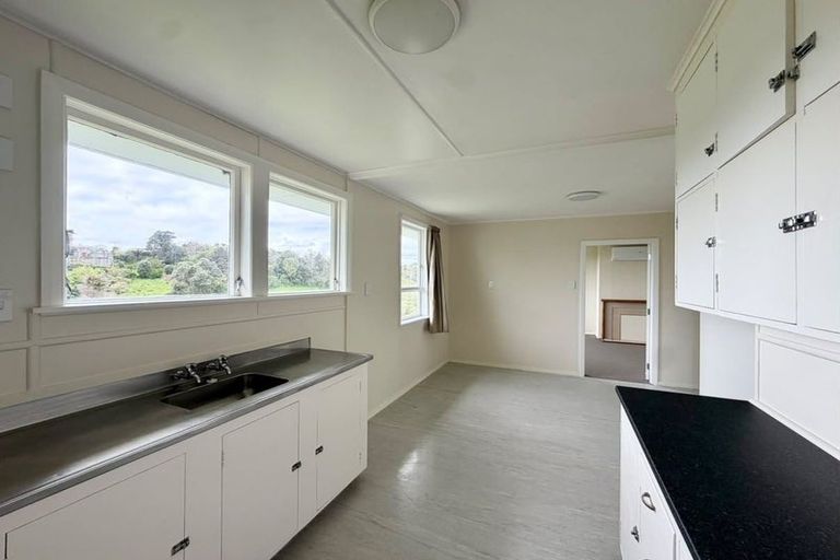 Photo of property in 72-74 Banks Street, Marfell, New Plymouth, 4310