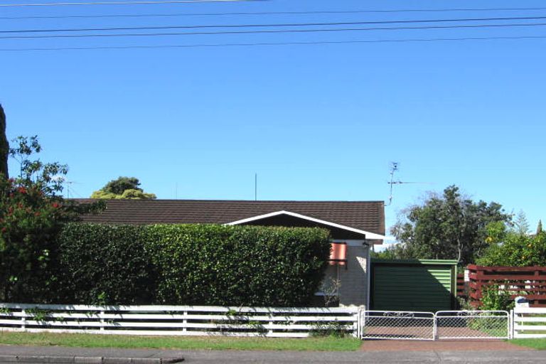 Photo of property in 61 Te Atatu Road, Te Atatu South, Auckland, 0610