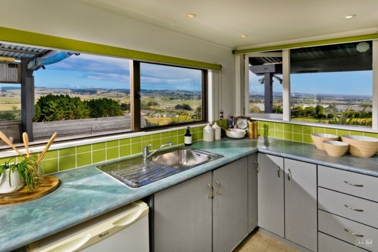 Photo of property in 80 Wishart Road, Helensville, 0875