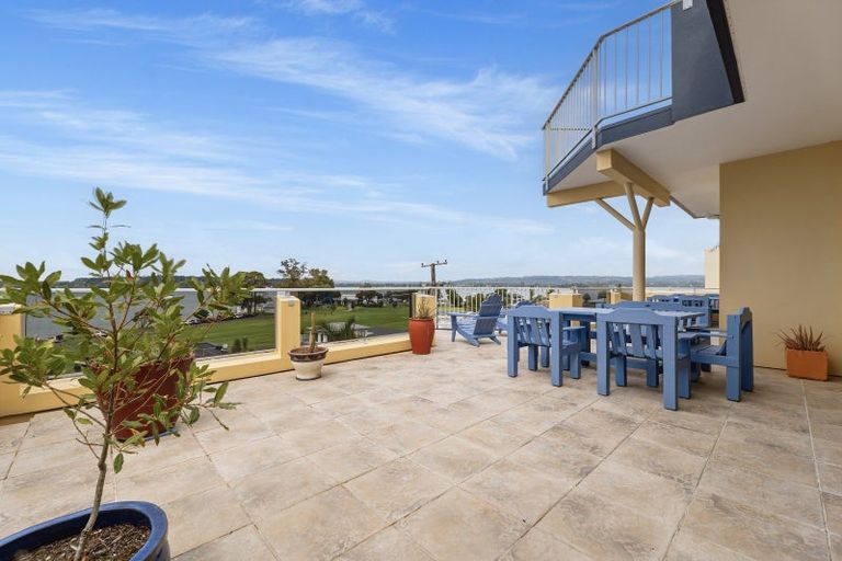 Photo of property in 33 Harbour View Road, Omokoroa, 3114