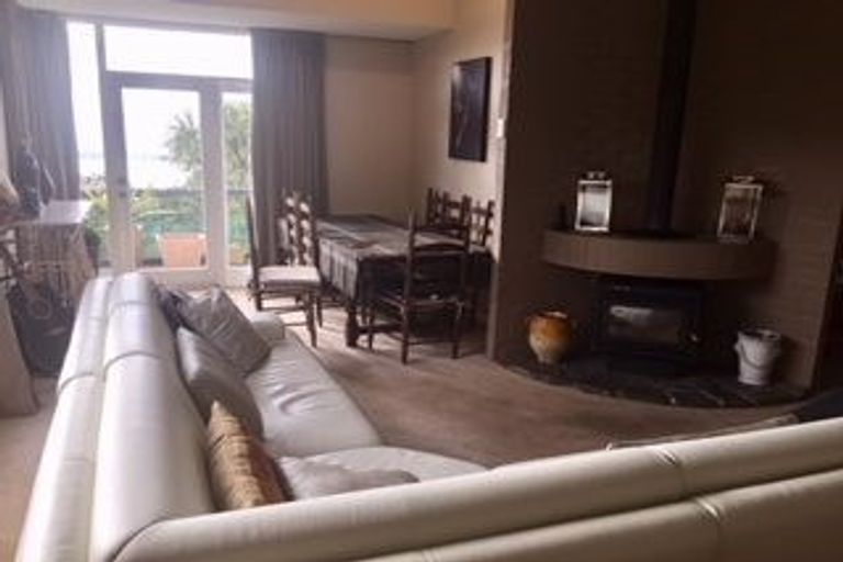 Photo of property in 116 Moncks Spur Road, Redcliffs, Christchurch, 8081