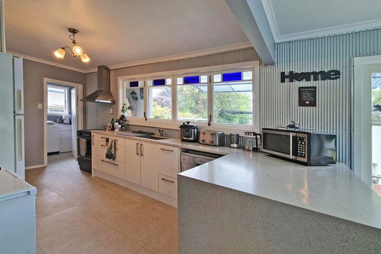 Photo of property in 3 Vogel Place, Marewa, Napier, 4110