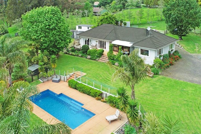 Photo of property in 374 Whitford Park Road, Whitford, Manurewa, 2576