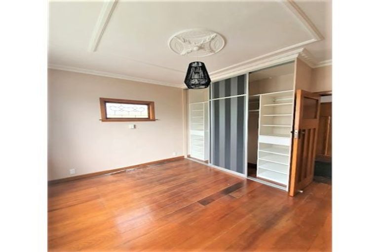Photo of property in 9 Khandallah Road, Ngaio, Wellington, 6035