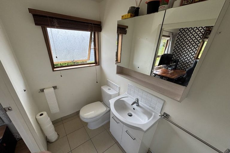 Photo of property in 63 Elliston Crescent, Stanmore Bay, Whangaparaoa, 0932