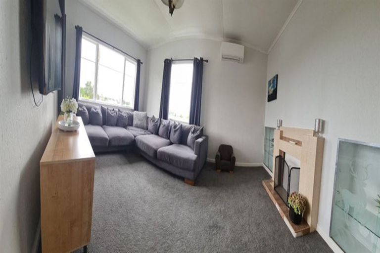 Photo of property in 36 Karaka Street, Helensville, 0800