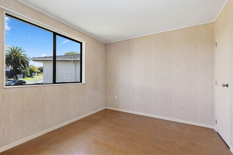 Photo of property in 16 Penguin Grove, Waitangirua, Porirua, 5024