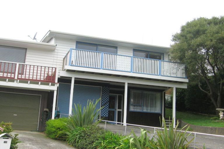 Photo of property in 14b Florio Terrace, Tawa, Wellington, 5028