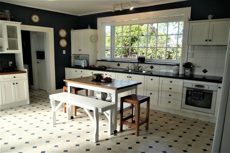 Photo of property in 27 Pukepapa Road, Marton, 4710