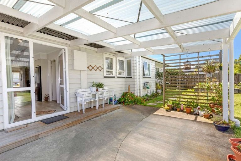 Photo of property in 74 Kennedy Drive, Levin, 5510