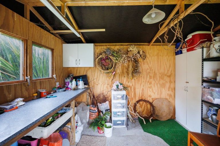 Photo of property in 329 Makirikiri Road, Crofton, Marton, 4787