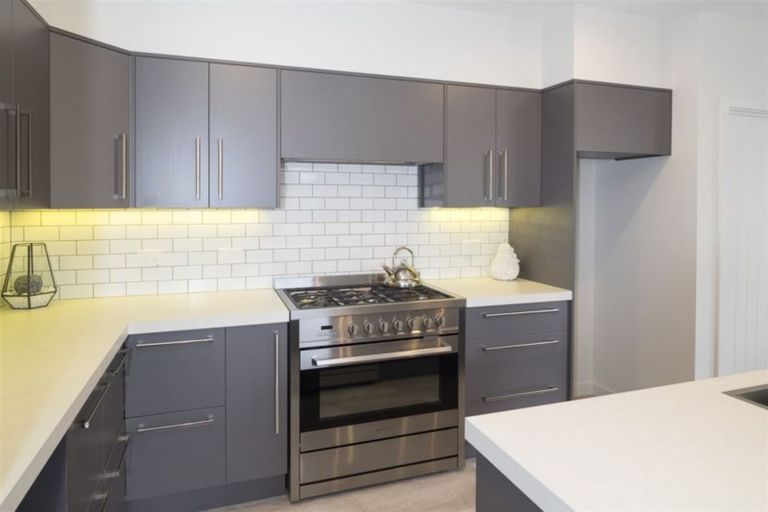 Photo of property in 36a Cross Street, Raglan, 3225