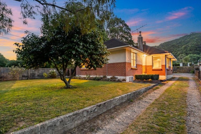 Photo of property in 66 Maymorn Road, Te Marua, Upper Hutt, 5018