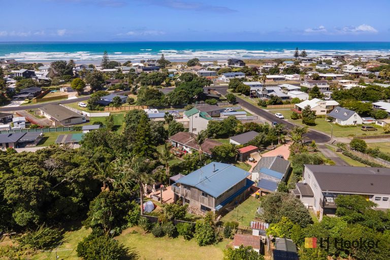 Photo of property in 8 Patterson Place, Waihi Beach, 3611
