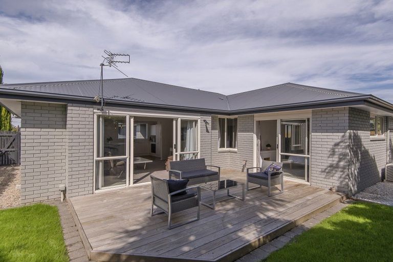 Photo of property in 83a Wilsons Road, Saint Martins, Christchurch, 8022