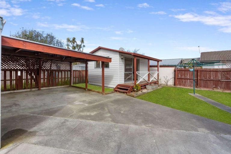Photo of property in 34 Valecrest Avenue, Parklands, Christchurch, 8083