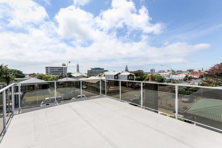 Photo of property in 73 Vivian Street, New Plymouth, 4310