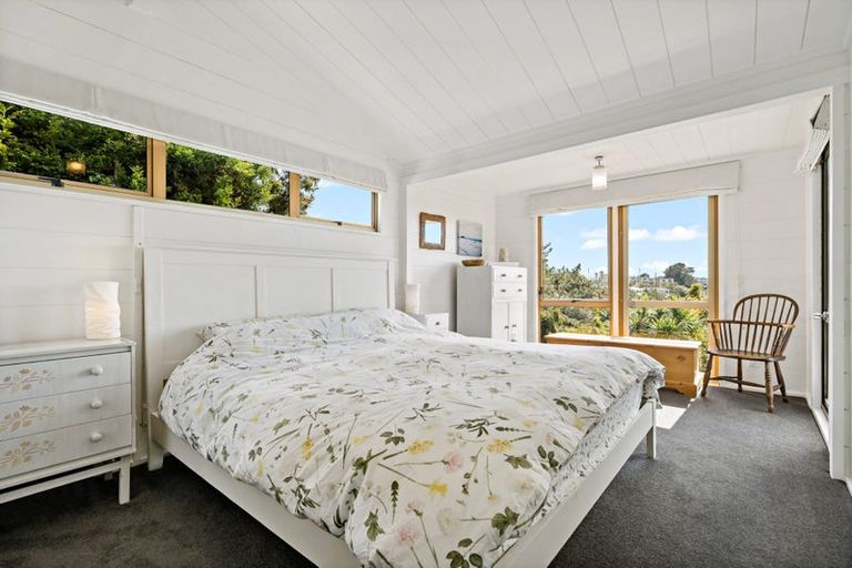 Photo of property in 797 East Coast Road, Northcross, Auckland, 0630