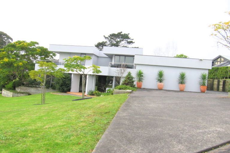 Photo of property in 6 Wainoni Heights, Greenhithe, Auckland, 0632