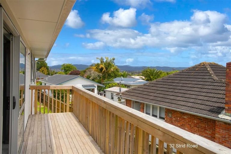 Photo of property in 32 Strid Road, Te Atatu South, Auckland, 0610