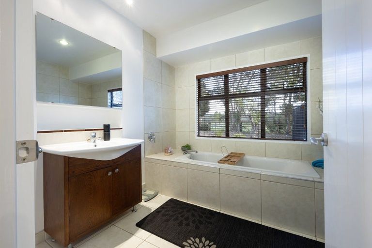 Photo of property in 368 Matua Road, Kumeu, 0891