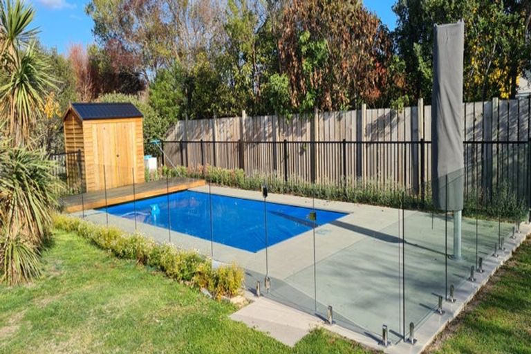 Photo of property in 24 Weld Street, Martinborough, 5711