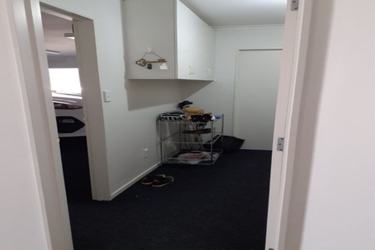 Photo of property in 12 Shelter Grove, Frankleigh Park, New Plymouth, 4310
