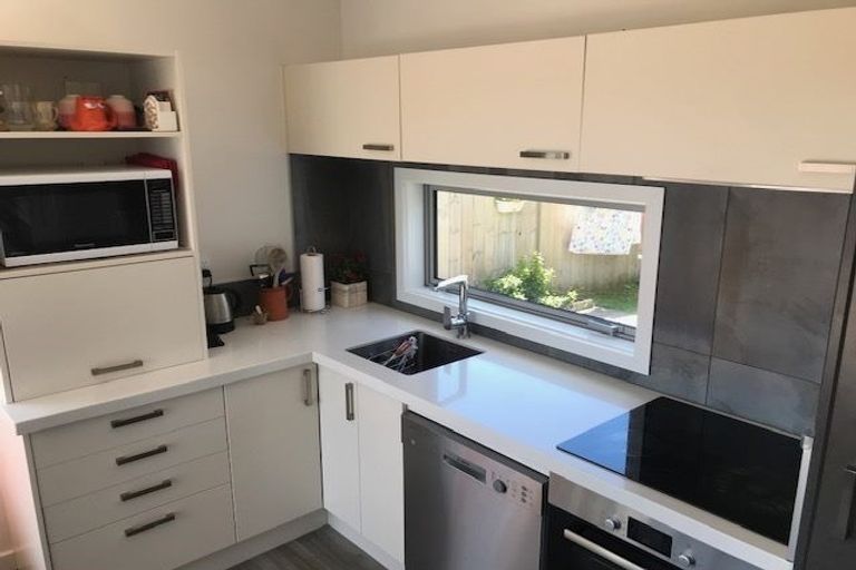 Photo of property in 3c Sidlaw Street, Strathmore Park, Wellington, 6022