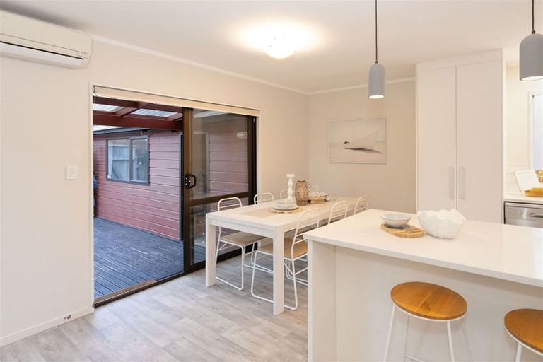 Photo of property in 19 Miro Road, Raumati South, Paraparaumu, 5032