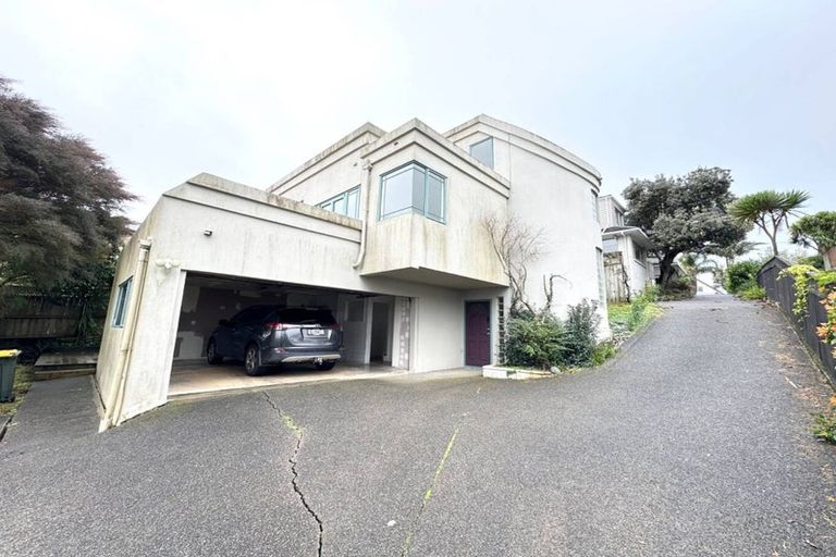 Photo of property in 2/38 Gulf View Road, Murrays Bay, Auckland, 0630