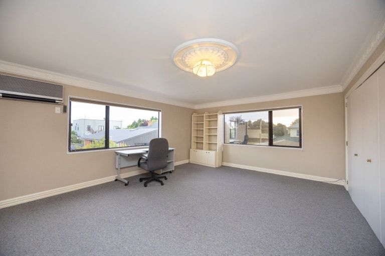 Photo of property in 165 Russell Street, Palmerston North, 4414