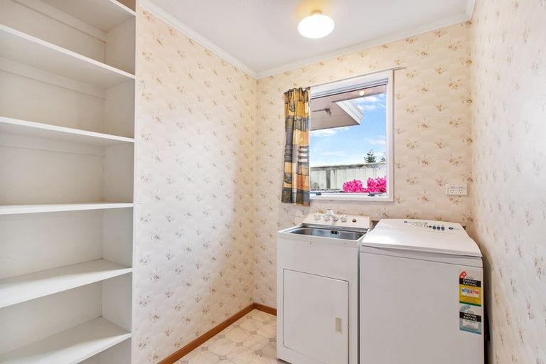 Photo of property in 19 Timaru Road, Waimate, 7924