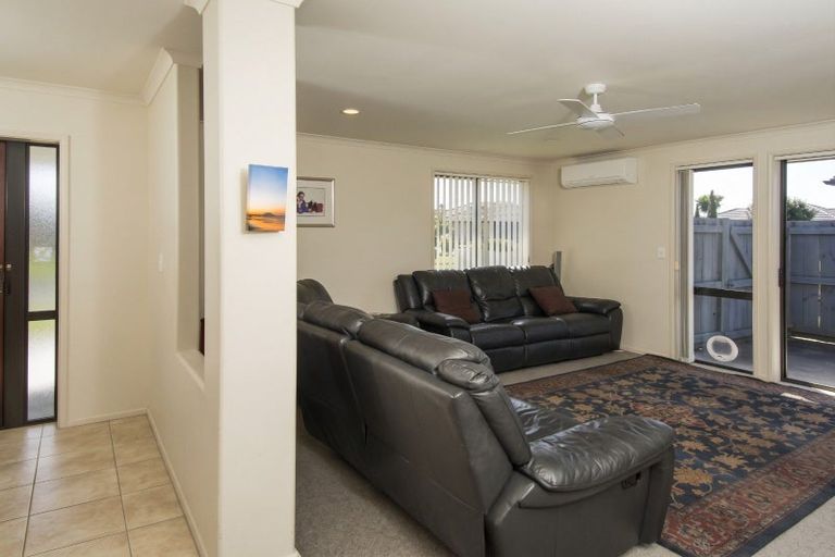 Photo of property in 10 Beachmere Place, Papamoa Beach, Papamoa, 3118