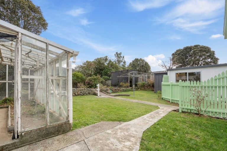 Photo of property in 39 Coates Street, Tawa, Wellington, 5028
