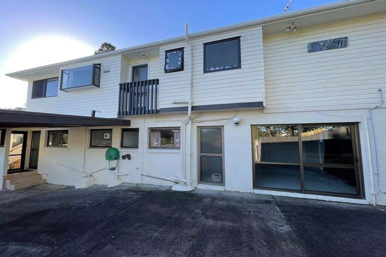 Photo of property in 102 Stapleford Crescent, Browns Bay, Auckland, 0630