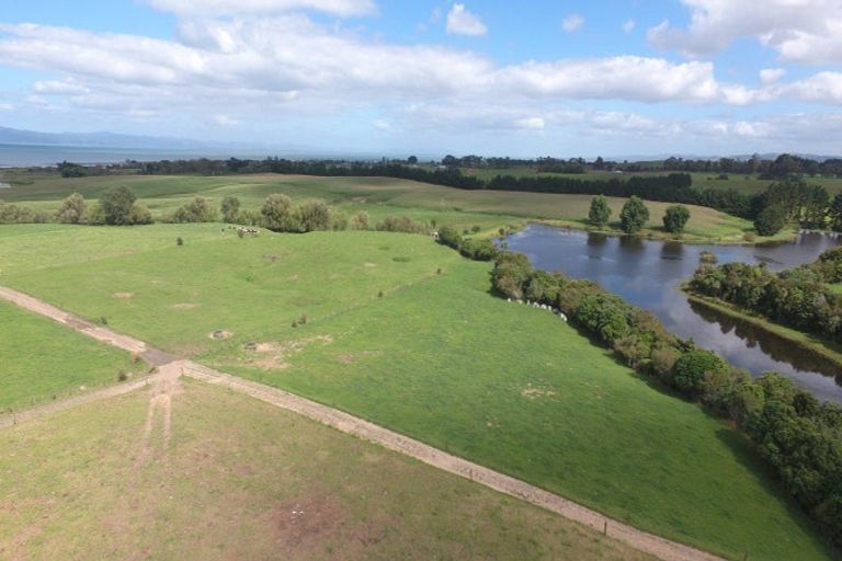 Photo of property in 1337 East Coast Road, Whakatiwai, Pokeno, 2473