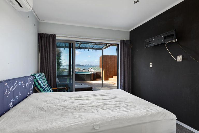 Photo of property in 13 Deanna Drive, West Harbour, Auckland, 0618