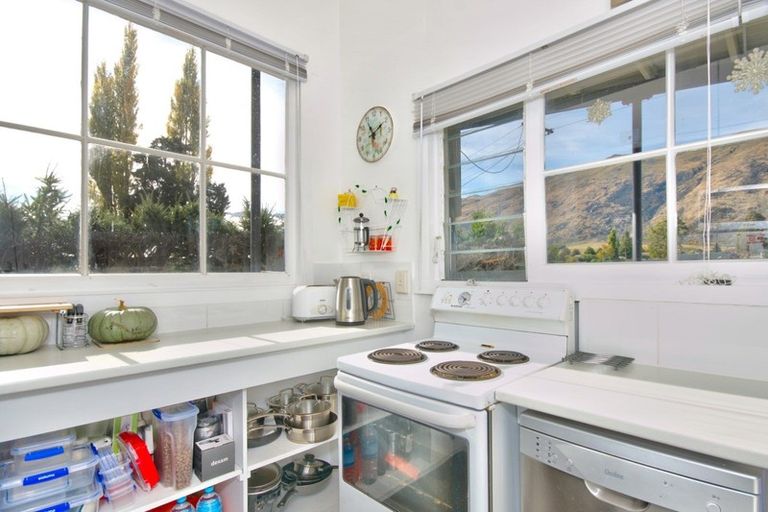 Photo of property in 51 Oxford Street, Kingston, Athol, 9793