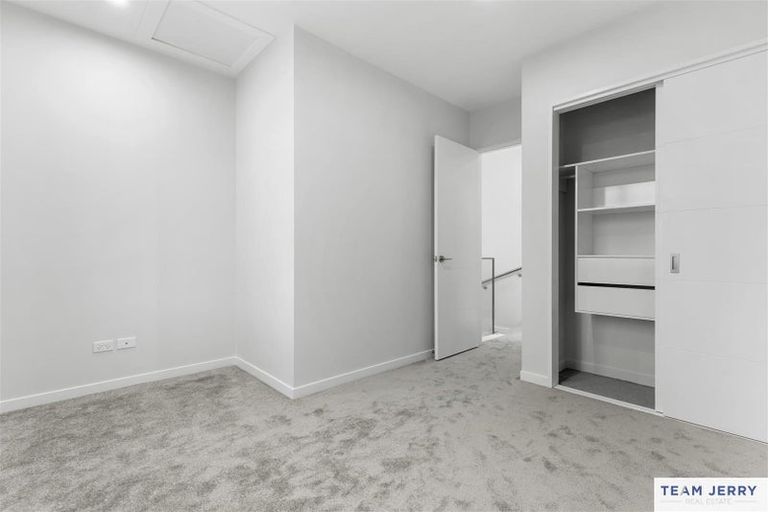 Photo of property in 27 Kuaha Road, Massey, Auckland, 0614