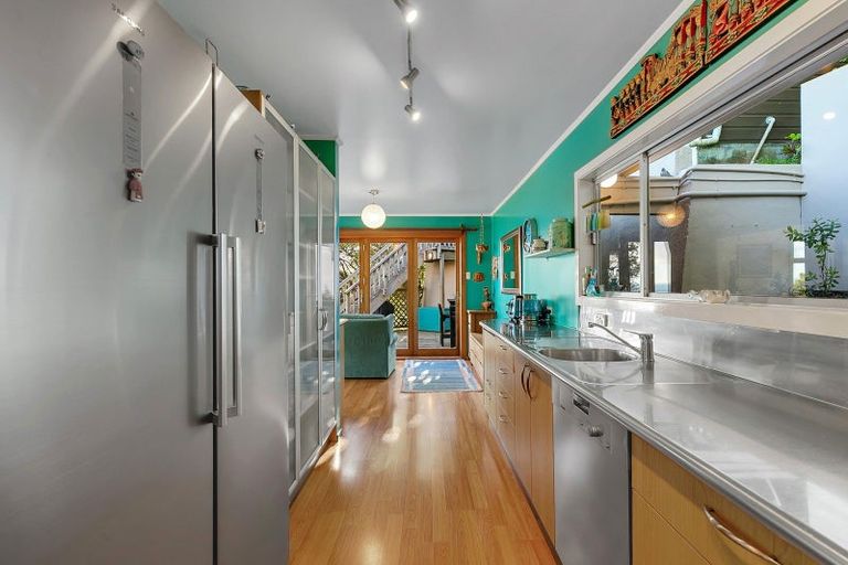 Photo of property in 3a Roys Road, Plimmerton, Porirua, 5026