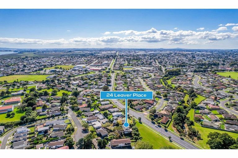 Photo of property in 24 Leaver Place, Weymouth, Auckland, 2103
