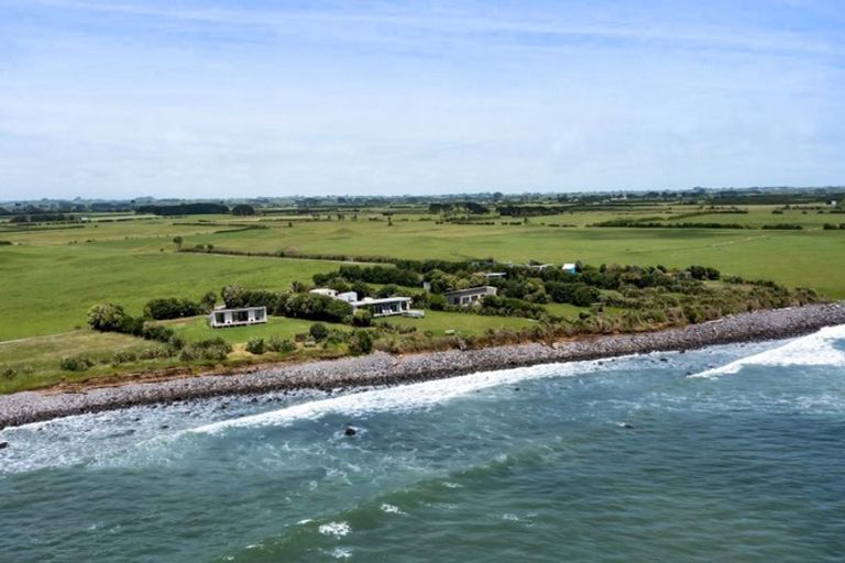 Photo of property in 317 Porikapa Road, Warea, New Plymouth, 4381