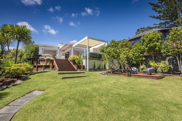 Photo of property in 120 Aberdeen Road, Campbells Bay, Auckland, 0620