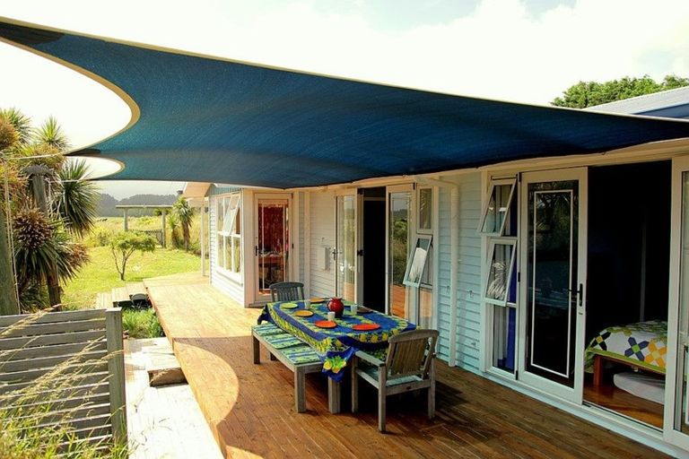 Photo of property in 44 Sarah Street, Waikawa Beach, Levin, 5573