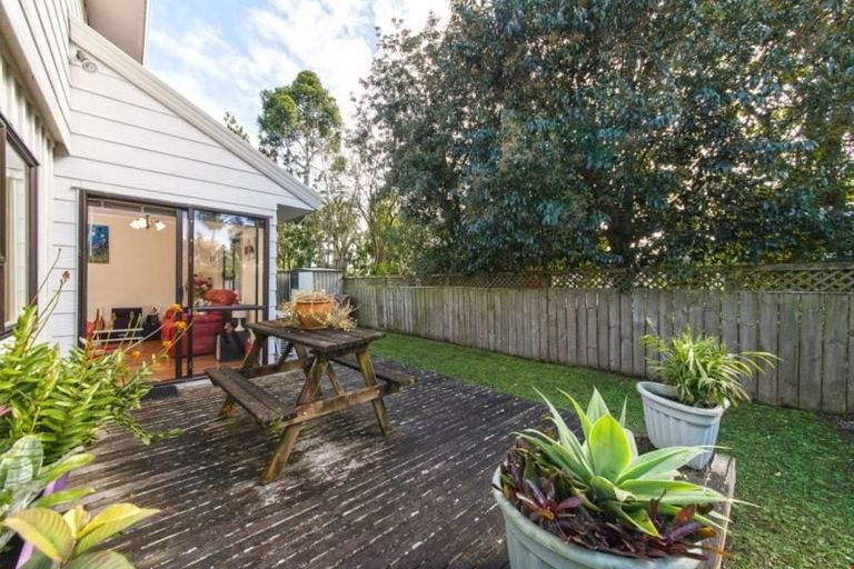 Photo of property in 4/278 Birkdale Road, Birkdale, Auckland, 0626