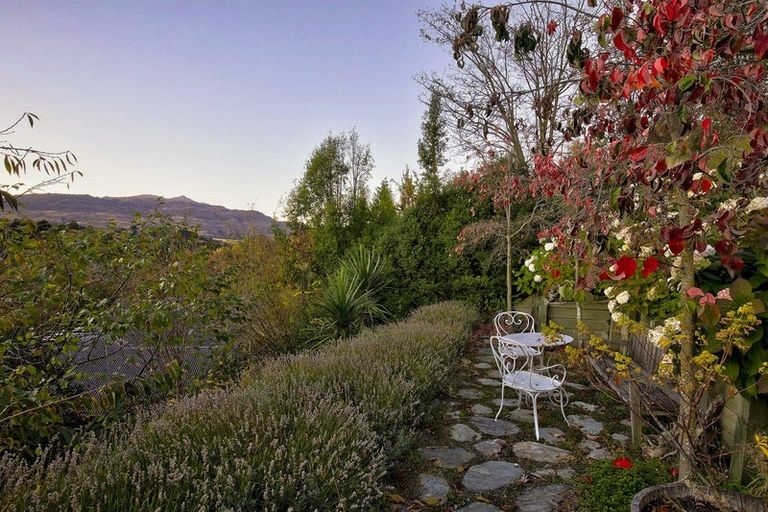 Photo of property in 361 Tucker Beach Road, Queenstown Hill, Queenstown, 9371