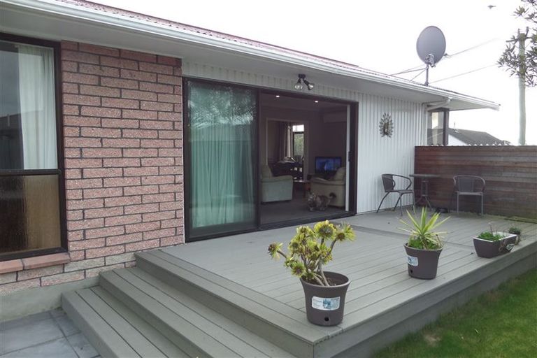 Photo of property in 12 Esk Place, Aranui, Christchurch, 8061