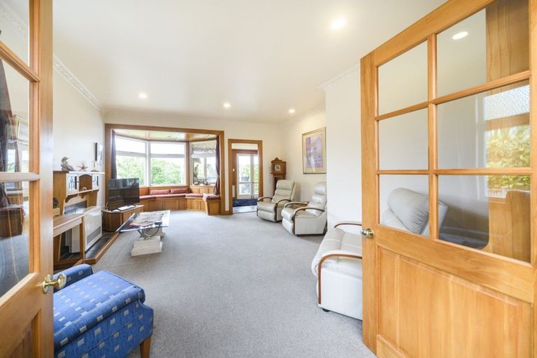 Photo of property in 16 Manapouri Crescent, Hokowhitu, Palmerston North, 4410