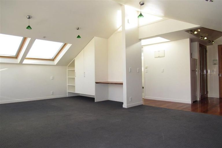 Photo of property in 195 The Terrace, Wellington Central, Wellington, 6011