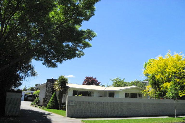 Photo of property in 296 Memorial Avenue, Burnside, Christchurch, 8053